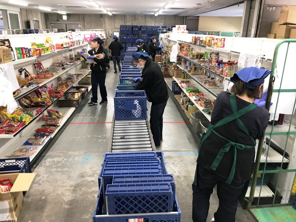 店頭での会員獲得支援の様子